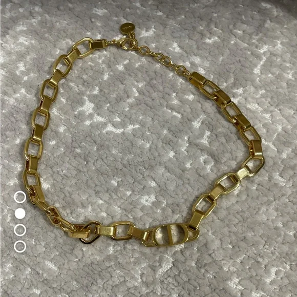 Dior Montaigne Necklace Gold - Picture 2 of 6